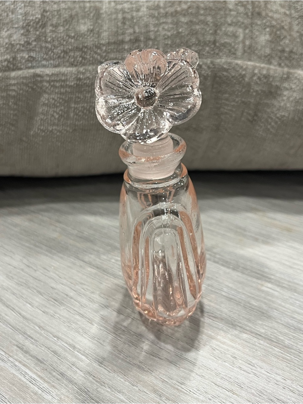 Vtg Pretty Pink Double Daisy Top Perfume Bottle with Ground Stopper 4.25", Empty - Picture 4 of 11